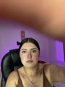 Snapshot of Celestee69 chatting on February 20, 7:05 pm Celestee69 online show from February 20, 7:05 pm