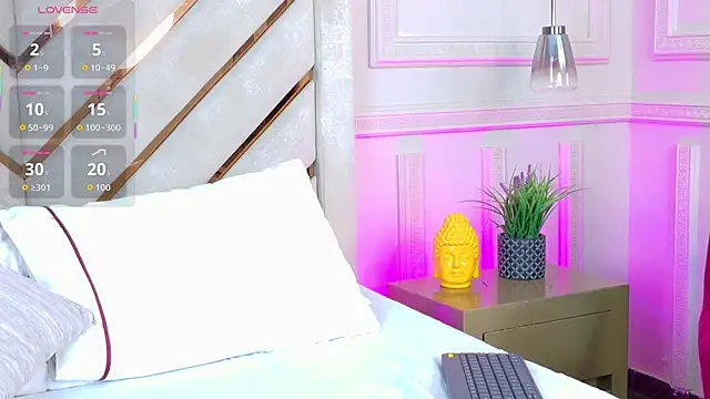 Agatha-Adams online show from December 22, 2:50 pm