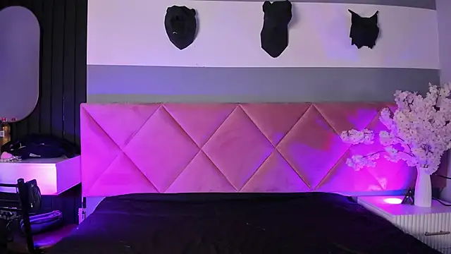 Bella Williiams online show from November 15, 12:20 pm