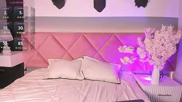 Bella Williiams online show from November 8, 12:31 pm