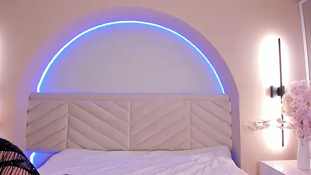 Bella Williiams online show from March 30, 12:06 pm