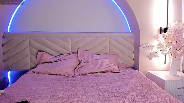 Bella Williiams online show from May 29, 12:11 pm