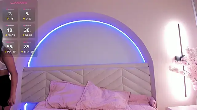 Bella Williiams online show from April 13, 12:20 pm