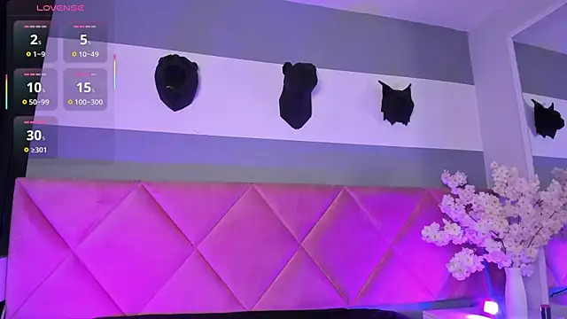 Bella Williiams online show from December 3, 12:15 pm