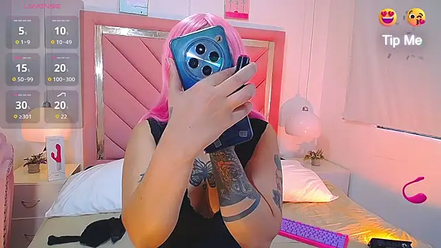 Dakota Darkness online show from September 26, 1:18 pm