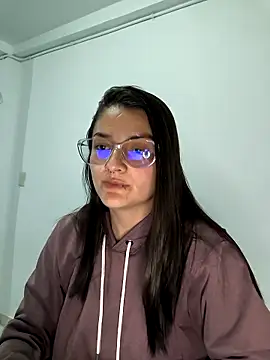 Coralinne   online show from April 21, 1:07 am