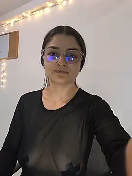 Coralinne   online show from May 27, 1:04 am