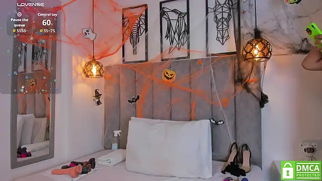 Snapshot of Gia_Scott chatting on October 27, 8:21 pm Gia Scott online show from October 27, 8:21 pm