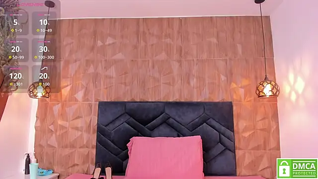 Snapshot of Gia_Scott chatting on December 1, 8:21 pm Gia Scott online show from December 1, 8:21 pm