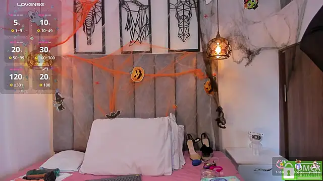 Snapshot of Gia_Scott chatting on October 30, 9:01 pm Gia Scott online show from October 30, 9:01 pm