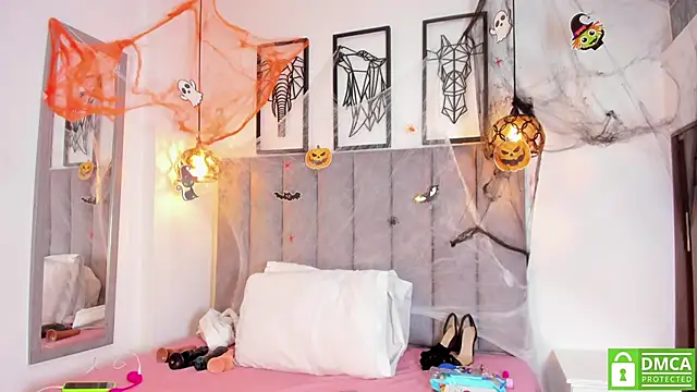 Snapshot of Gia_Scott chatting on October 21, 11:48 pm Gia Scott online show from October 21, 11:48 pm