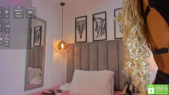 Snapshot of Gia_Scott chatting on November 8, 8:34 pm Gia Scott online show from November 8, 8:34 pm