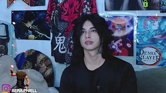 Snapshot of Seraphiell chatting on December 14, 1:01 am Seraphiell online show from December 14, 1:01 am