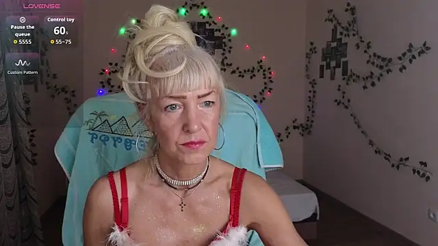 Snapshot of Laura_Gol chatting on November 29, 1:00 pm Laura Gol online show from November 29, 1:00 pm