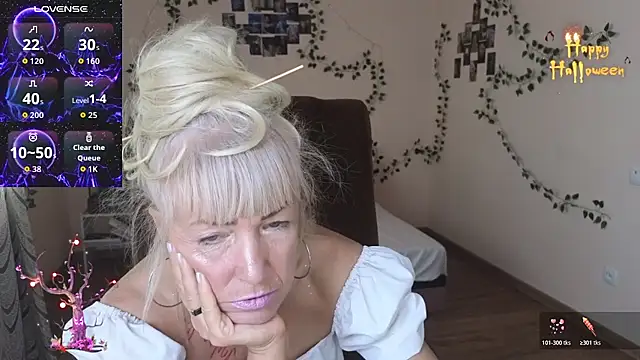 Snapshot of Laura_Gol chatting on November 4, 5:33 am Laura Gol online show from November 4, 5:33 am