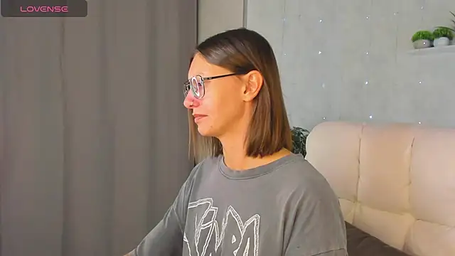 Elina Gravess online show from September 19, 12:03 am