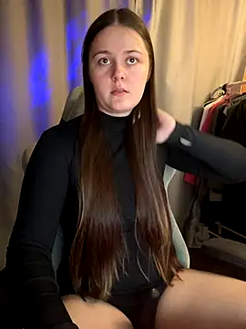 Snapshot of Cuty_Kitty chatting on December 4, 9:14 pm Cuty Kitty online show from December 4, 9:14 pm