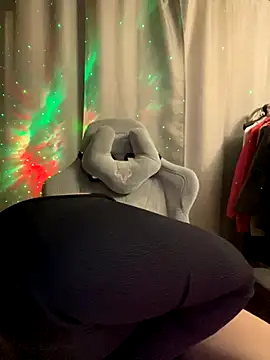 Snapshot of Cuty_Kitty chatting on October 22, 9:57 pm Cuty Kitty online show from October 22, 9:57 pm