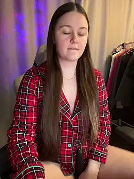 Snapshot of Cuty_Kitty chatting on December 13, 11:55 pm Cuty Kitty online show from December 13, 11:55 pm