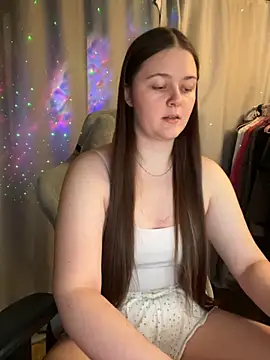 Snapshot of Cuty_Kitty chatting on December 3, 11:58 pm Cuty Kitty online show from December 3, 11:58 pm