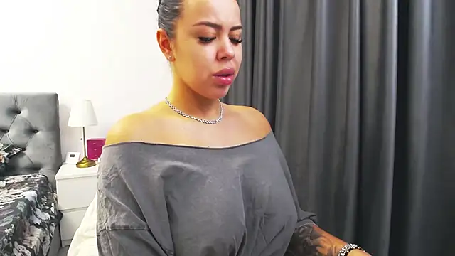 Snapshot of Casiana_ chatting on November 20, 7:25 pm Casiana online show from November 20, 7:25 pm