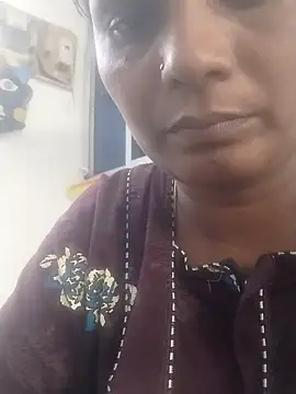 kavinila143 online show from July 12, 1:01 pm
