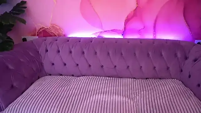 Snapshot of IvyLaurent chatting on November 22, 6:45 am IvyLaurent online show from November 22, 6:45 am