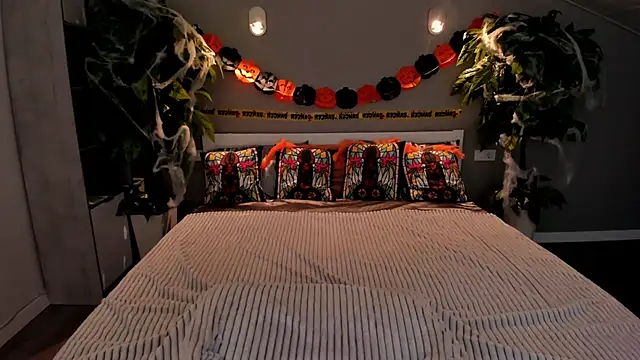 Snapshot of IvyLaurent chatting on October 25, 5:39 am IvyLaurent online show from October 25, 5:39 am