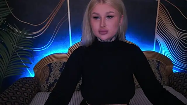 Snapshot of IvyLaurent chatting on November 11, 6:30 am IvyLaurent online show from November 11, 6:30 am