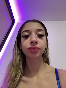 Snapshot of OdetteMason chatting on February 5, 5:47 am OdetteMason online show from February 5, 5:47 am