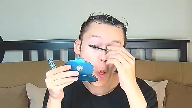 Snapshot of Derek_Carter chatting on November 17, 11:25 am Derek Carter online show from November 17, 11:25 am