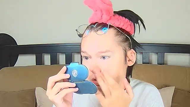 Snapshot of Derek_Carter chatting on December 5, 2:15 pm Derek Carter online show from December 5, 2:15 pm