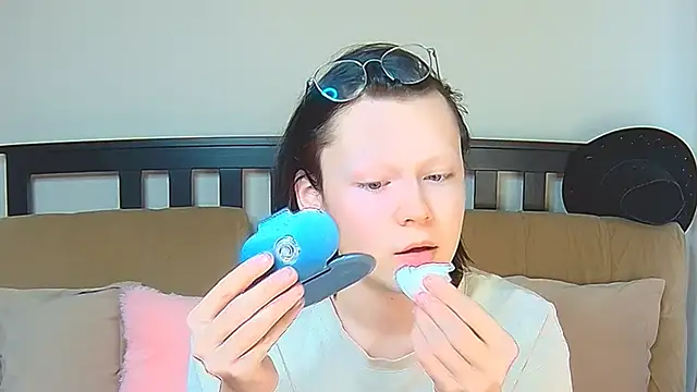 Derek Carter online show from April 14, 1:05 pm