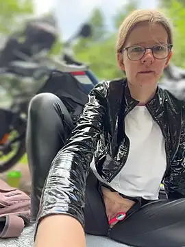 Bikergirl 97 online show from June 10, 10:38 am