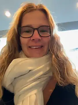 Bikergirl 97 online show from November 20, 11:55 am