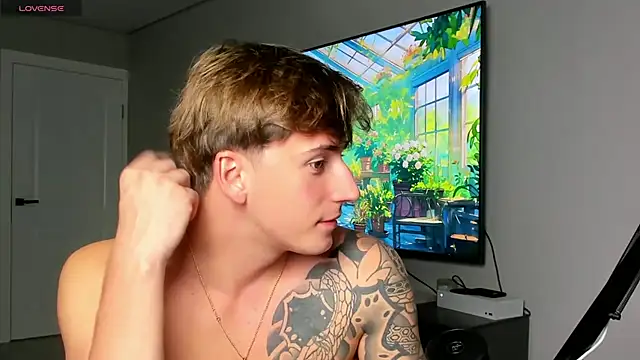 Snapshot of DaniHort chatting on October 5, 10:39 am DaniHort online show from October 5, 10:39 am
