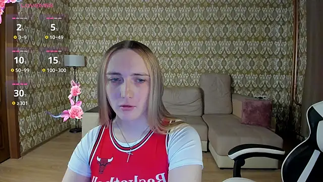 Snapshot of Vi_Luxy chatting on May 15, 1:14 am Vi Luxy online show from May 15, 1:14 am