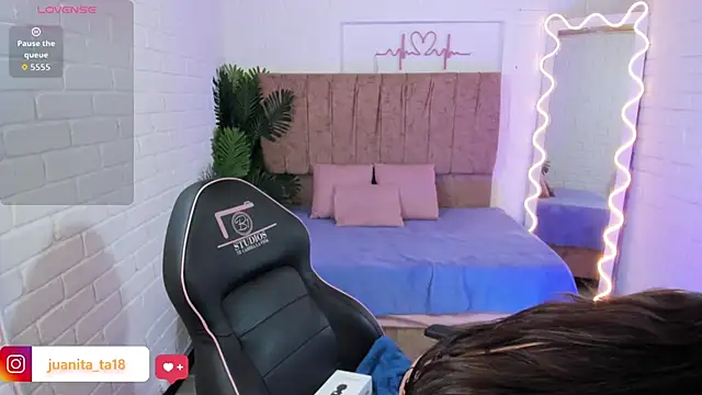 juanita tay online show from October 27, 11:33 am