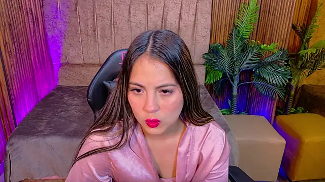 Snapshot of juanita_tay chatting on July 15, 11:39 am juanita tay online show from July 15, 11:39 am