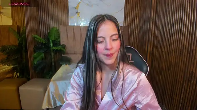 juanita tay online show from April 26, 11:40 am