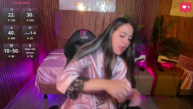 juanita tay online show from May 12, 11:38 am