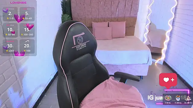 juanita tay online show from November 11, 11:38 am