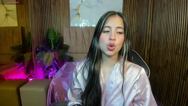 juanita tay online show from April 15, 11:49 am