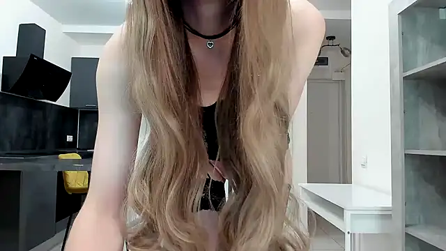 Snapshot of Kitty_Player chatting on July 10, 10:37 am Kitty Player online show from July 10, 10:37 am
