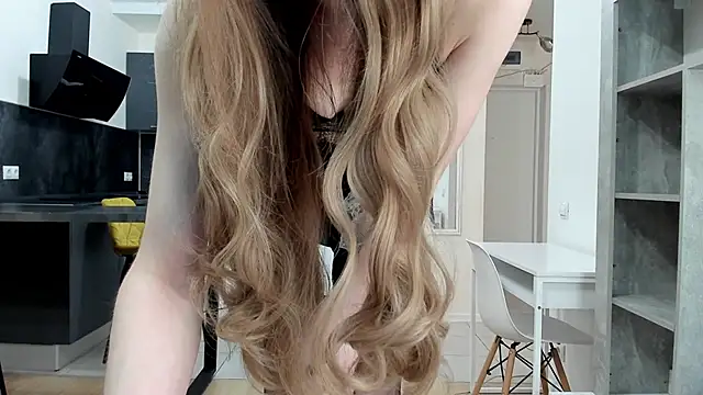 Kitty Player online show from April 15, 9:26 am