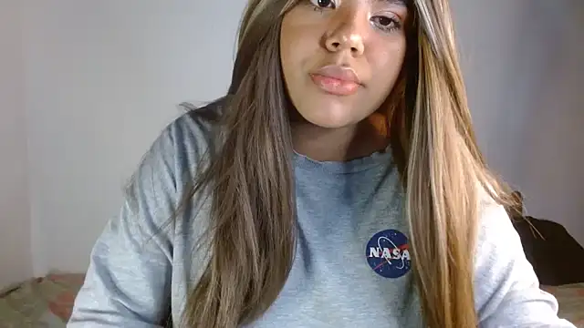 Snapshot of samantha-pettie chatting on October 1, 10:24 pm samantha-pettie online show from October 1, 10:24 pm