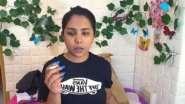 Snapshot of IndiaSexyStripper4u chatting on September 15, 4:40 pm IndiaSexyStripper4u online show from September 15, 4:40 pm