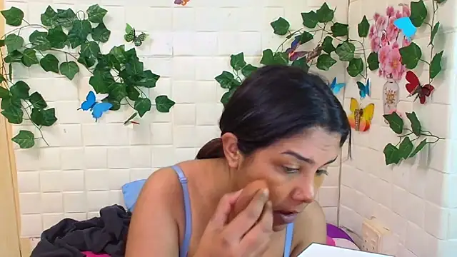 Snapshot of IndiaSexyStripper4u chatting on September 23, 5:42 pm IndiaSexyStripper4u online show from September 23, 5:42 pm