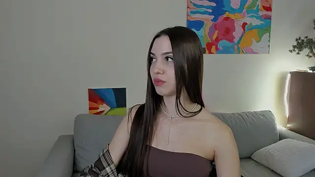 Snapshot of elza_rose chatting on June 6, 9:47 am elza rose online show from June 6, 9:47 am