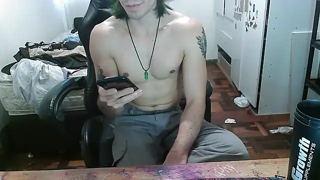 Snapshot of SHACOklown chatting on September 28, 3:30 pm SHACOklown online show from September 28, 3:30 pm